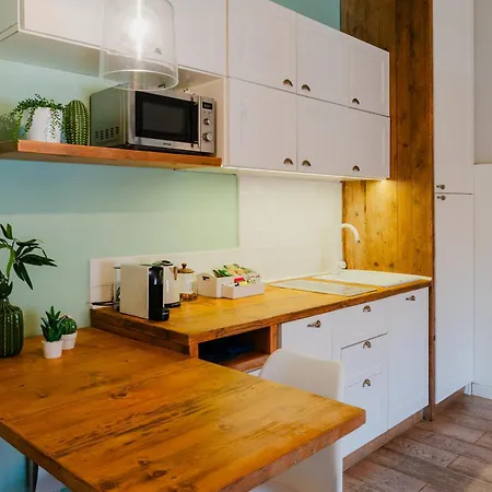 51 Apartment *
