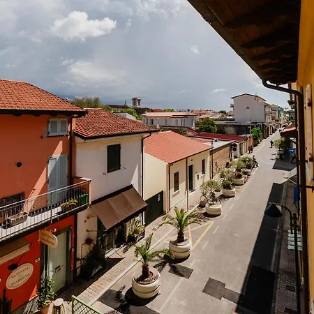 51 Forte dei Marmi